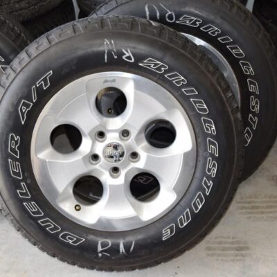 jeep wrangler sahara wheels