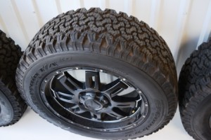 toyota tundra tss black wheels tires